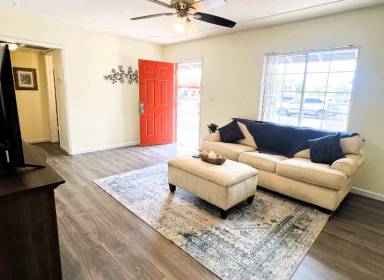 Main picture of 3002 E McKinley St
