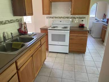 Main picture of 208 S H St