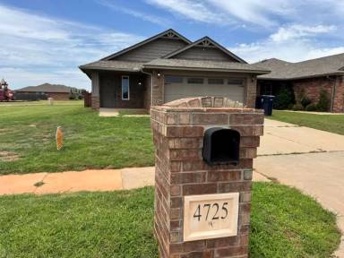 Main picture of 4725 Pyrope Ln