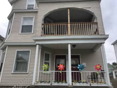 Main picture of 647 Birch St