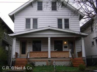 Main picture of 2442 Glenmawr Ave