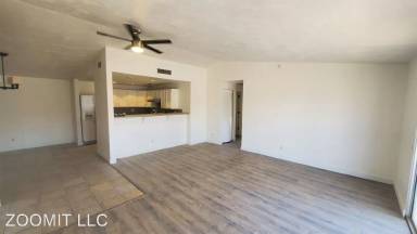 Main picture of 2105 N Villas Ln