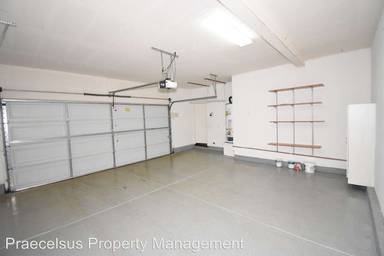 Main picture of 1782 Reichert Way