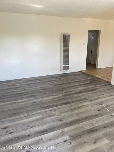 Main picture of 843 W 65th St