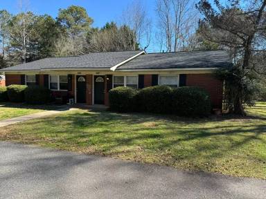 Main picture of 647 Whit Davis Rd