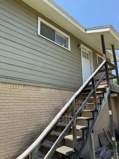 Main picture of 2233 Ivy Ave