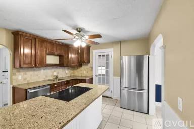 Main picture of 23 Pond St