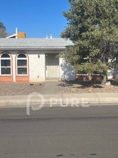 Main picture of 2701 Texas St NE