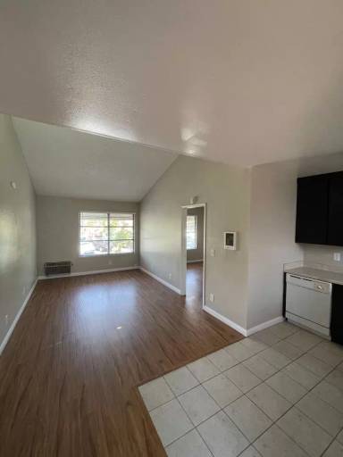 Main picture of 5622 University Ave