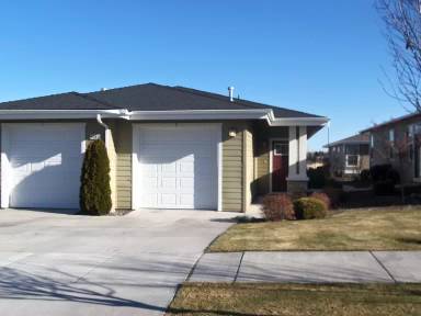 Main picture of 1042 NE Rambling Ln