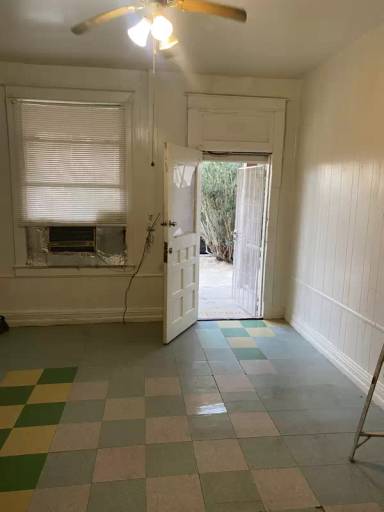 Main picture of 614 Dallas St