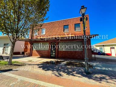 Main picture of 207 S Dallas St
