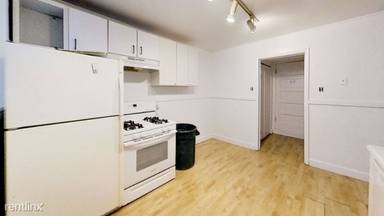 Main picture of 3700 N Paulina St