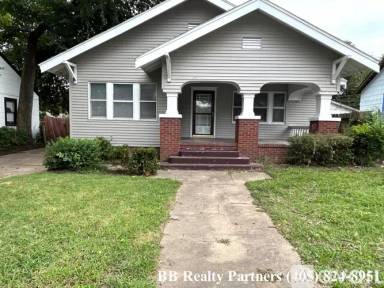 Main picture of 2812 E Admiral Blvd