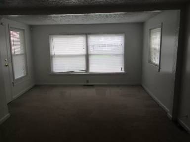 Main picture of 115 E Montrose St