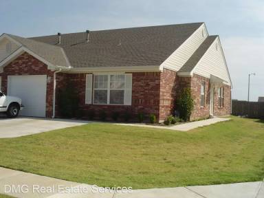 Main picture of 2004 Durham Pl