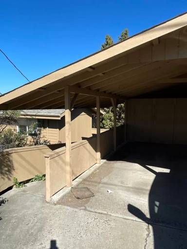 Main picture of 365 NE Loper Ave