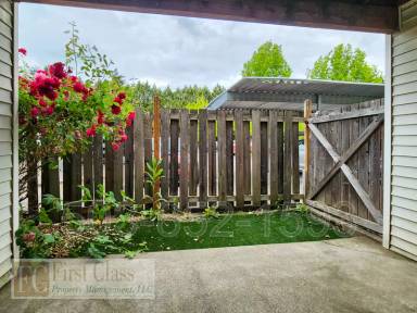 Main picture of 1821 SE Minter Bridge Rd