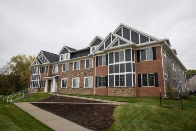 Main picture of 1375 N Dodge St