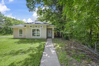 Main picture of 1409 G W Jackson Ave