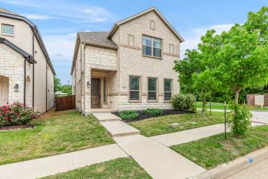 Main picture of 151 McCartt Dr