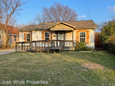 Main picture of 916 N Wood St