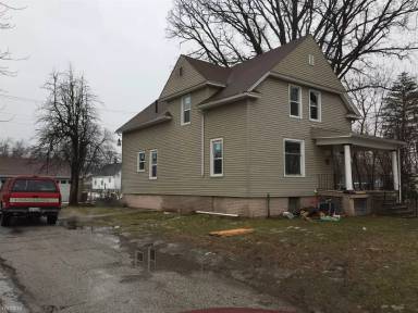 Main picture of 1732 W Michigan Ave