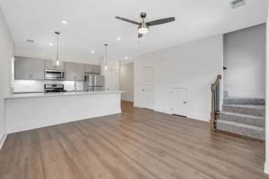 Main picture of 4163 Prentice St