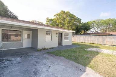 Main picture of 3447 Dahlia Pl
