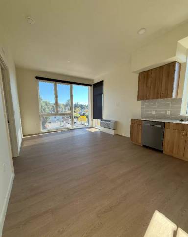 Main picture of 404 NE 6th Ave