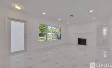 Main picture of 3855 Princeton St