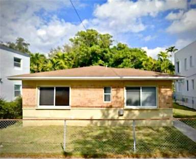 Main picture of 521 NE 66th St