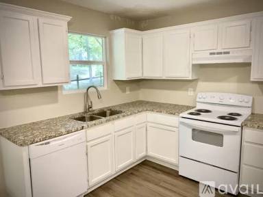 Main picture of 628 Marion Dr N