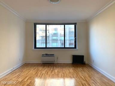 Main picture of 1661 York Ave