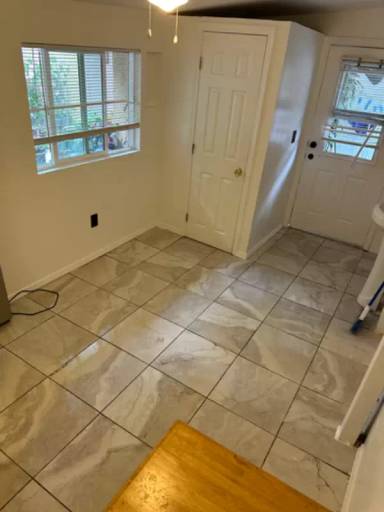 Main picture of 7010 Prospect Ave