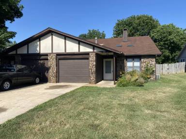 Main picture of 600 N 37th St