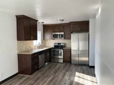 Main picture of 535 W 400 N