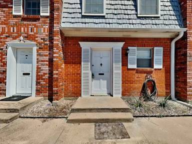 Main picture of 931 Roaring Springs Rd