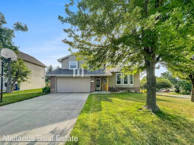 Main picture of 10013 S 10th St