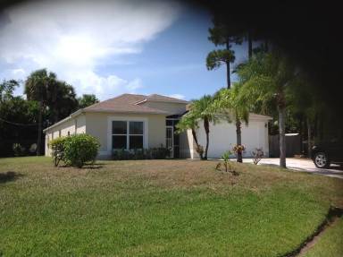 Main picture of 2590 SW Abney St