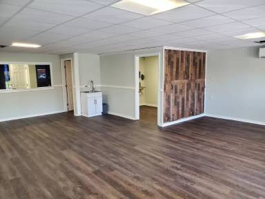 Main picture of 6 Thomas Rd
