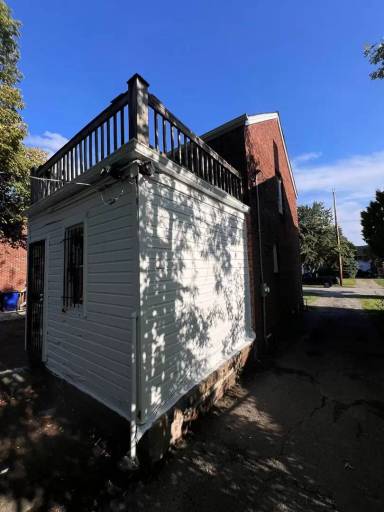 Main picture of 15603 Stockbridge Ave