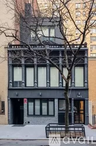 Main picture of 141 E 17th St
