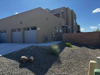Main picture of 1515 Borrego Dr SE