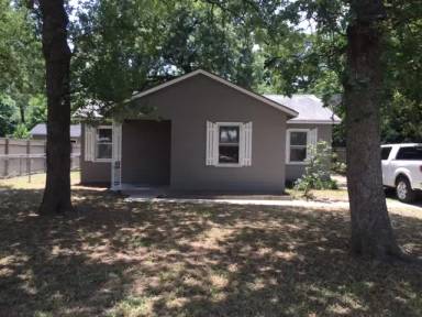 Main picture of 5605 Thomas Ln