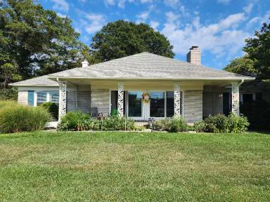 Main picture of 301 Queen Anne Club Dr