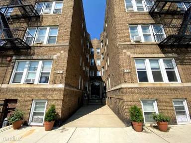 Main picture of 146 Manhattan Ave