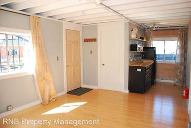 Main picture of 1915 Bridgeway