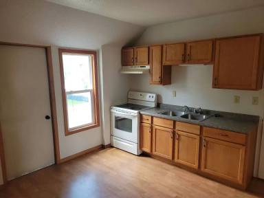 Main picture of 204 1/2 Edwards St