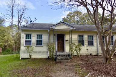 Main picture of 344 Hamilton Dr NE